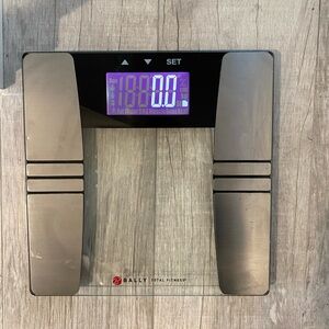NWOT Bally Total Fitness Digital Glass Body Scale - Silver & Clear